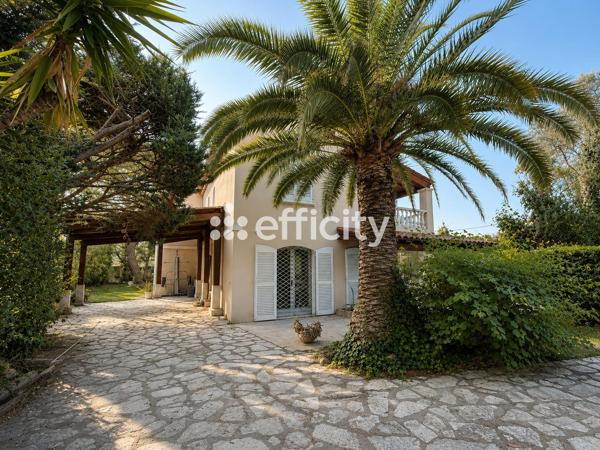 Maison
         8 pièces
        - 286 m² Bien prestige 1 500 000 € *