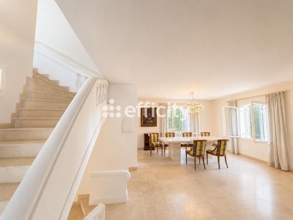 Maison
         8 pièces
        - 286 m² Bien prestige 1 500 000 € *