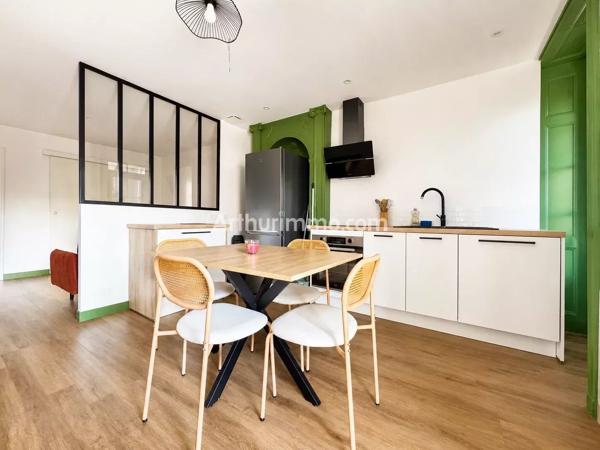 Location                                                      Appartement
                        
                     2 pièces                      47 m2                     à Lons-le-Saunier