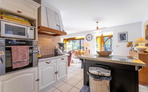 Maison à vendre    4 pièces •  Biscarrosse