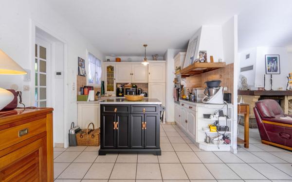 Maison à vendre    4 pièces •  Biscarrosse