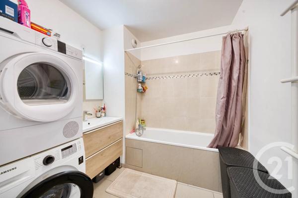 Appartement F5 à vendre  5 pièces - 96 m 2   VIGNEUX SUR SEINE  - 91