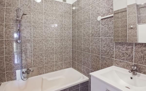 Appartement à vendre    2 pièces • 45,95 m2 Nice