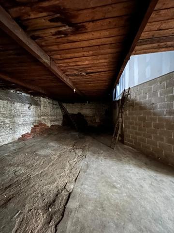 DIJON QUARTIER GARE PLATEAU VIABILISE DE 90 M2 A RENOVER