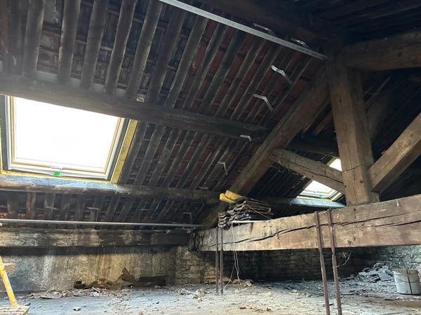 DIJON QUARTIER GARE PLATEAU VIABILISE DE 90 M2 A RENOVER