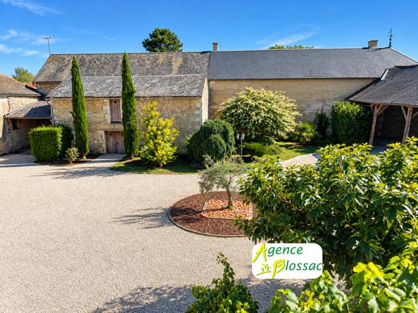 PROPRIETE DE CARACTERE AVEC CHAMBRES D HOTES ET GITE