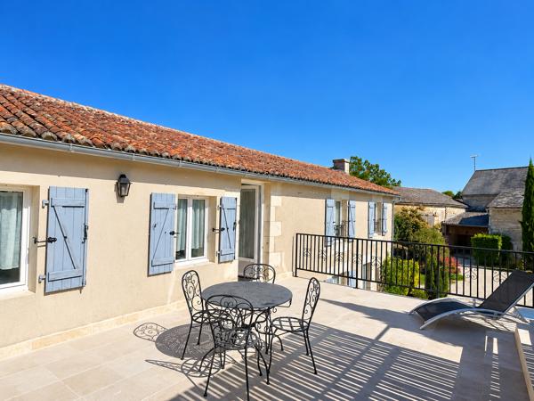 PROPRIETE DE CARACTERE AVEC CHAMBRES D HOTES ET GITE