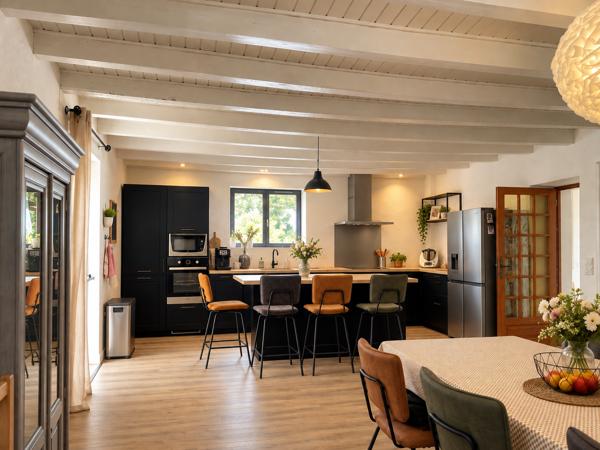 PROPRIETE DE CARACTERE AVEC CHAMBRES D HOTES ET GITE