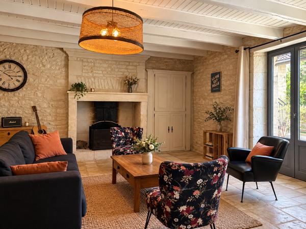 PROPRIETE DE CARACTERE AVEC CHAMBRES D HOTES ET GITE