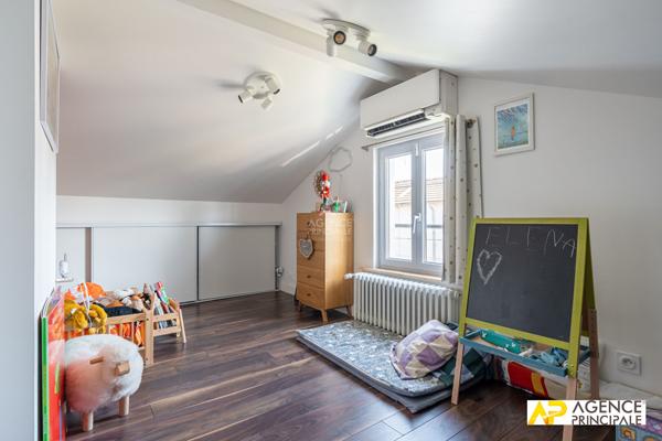 Maison Maisons Laffitte 4 pièce(s) 93 m2 - 3 chambres - sdb sdouche - sous sol total avec bureau 695 000 € **  - Référence  4714