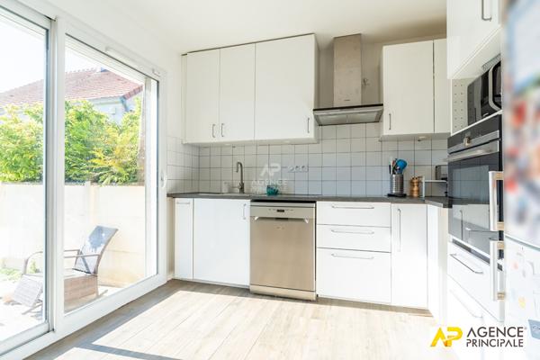 Maison Maisons Laffitte 4 pièce(s) 93 m2 - 3 chambres - sdb sdouche - sous sol total avec bureau 695 000 € **  - Référence  4714