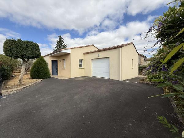 MONTAIGU-VENDEE / Vente Maison 4 Pièces 94 m²