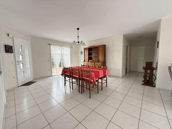 MONTAIGU-VENDEE / Vente Maison 4 Pièces 94 m²