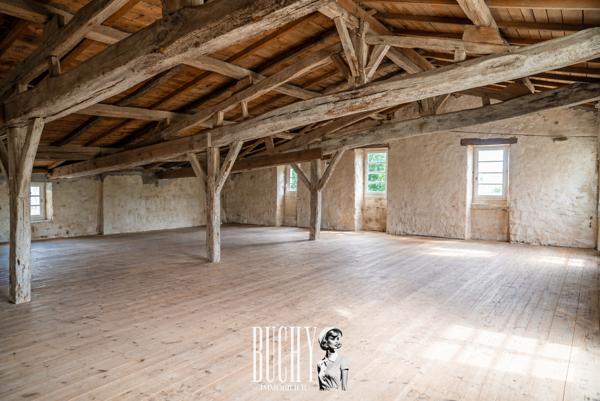 Maison 16 pièce(s) 12 chambre(s) 487.8 m²