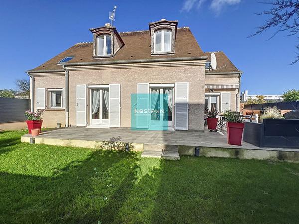 FRANCONVILLE à vendre Maison individuelle de charme avec jardin paysager, proche commodités et gare de Franconville