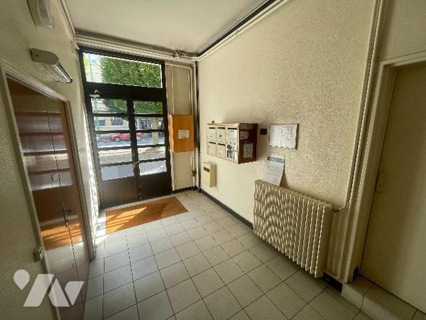 CAEN CENTRE VILLE APPARTEMENT 4 PIECES A RENOVER