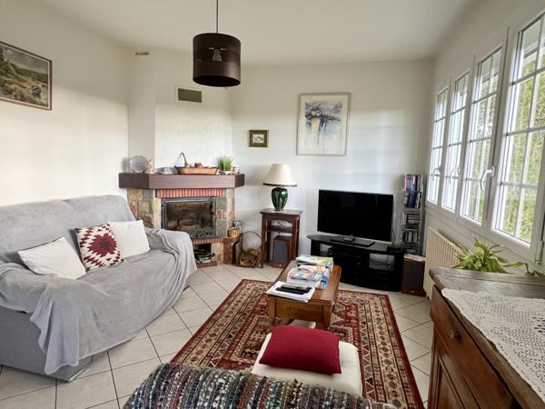 Smarves (86240) SMARVES - MAISON FAMILIALE- 5 CHAMBRES AVEC VUE DÉGAGÉE