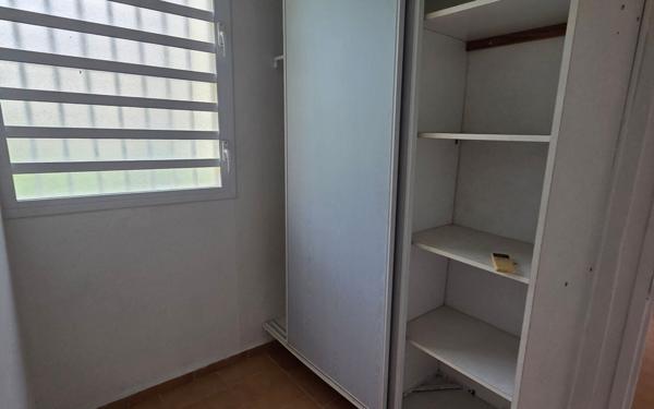 Appartement à vendre    2 pièces • 49 m2 Les Abymes