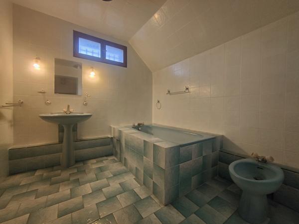 A 5 mn de NOAILLES, TRES BELLE MAISON BOURGEOISE DE 150 m² HAB AVEC GARAGE ET DEPENDANCES SUR 800 M² CLOS AU  Sainte-Geneviève (60730)