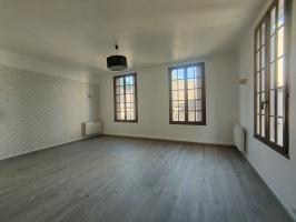 A 5 mn de NOAILLES, TRES BELLE MAISON BOURGEOISE DE 150 m² HAB AVEC GARAGE ET DEPENDANCES SUR 800 M² CLOS AU  Sainte-Geneviève (60730)