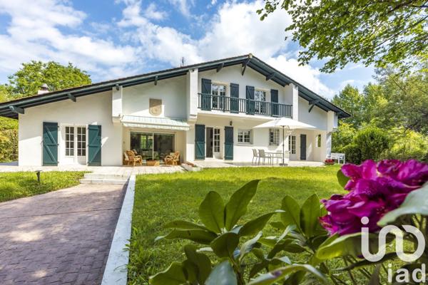 Maison d’architecte 6 pièces de 241 m² à Ascain (64310)