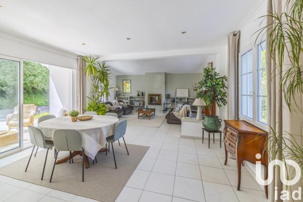 Maison d’architecte 6 pièces de 241 m² à Ascain (64310)