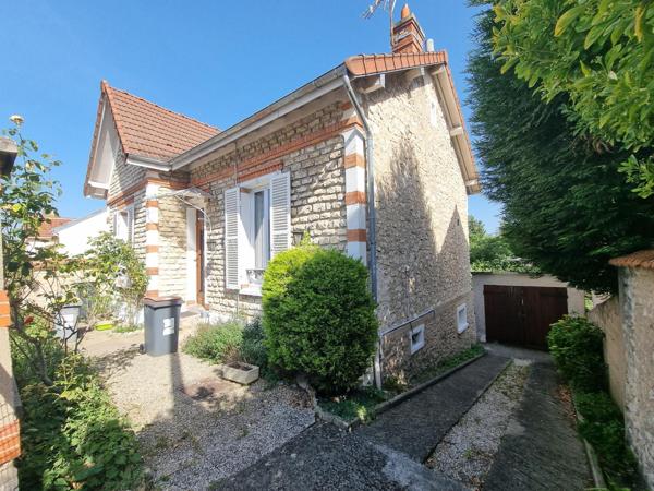 Au Mée village, Meulière de 115 m2 sur un terrain de 637 m2