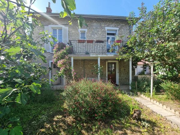 Au Mée village, Meulière de 115 m2 sur un terrain de 637 m2