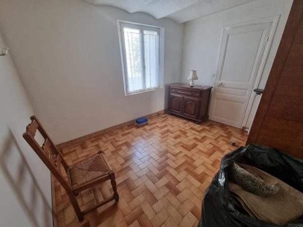 Au Mée village, Meulière de 115 m2 sur un terrain de 637 m2