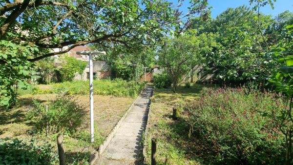 Au Mée village, Meulière de 115 m2 sur un terrain de 637 m2
