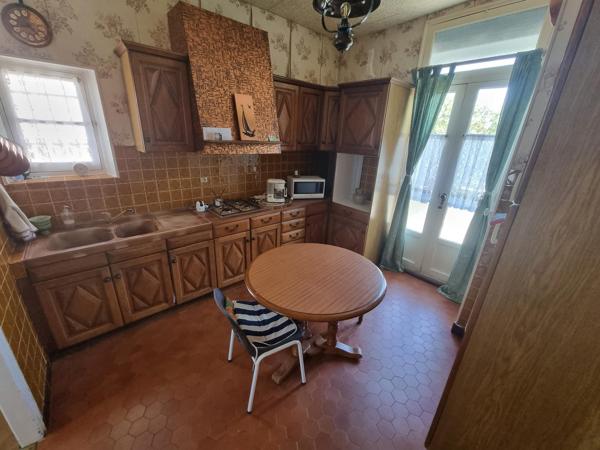 Au Mée village, Meulière de 115 m2 sur un terrain de 637 m2