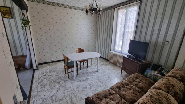 Au Mée village, Meulière de 115 m2 sur un terrain de 637 m2