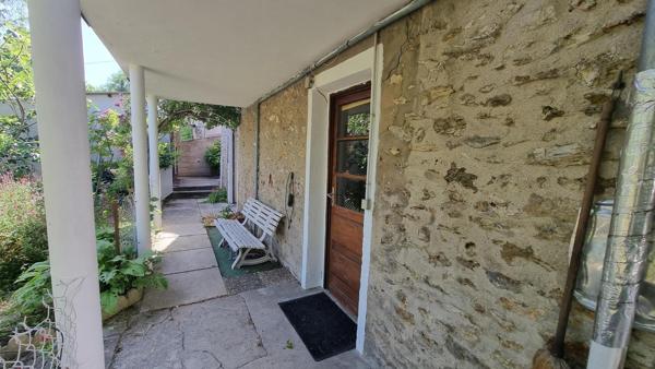 Au Mée village, Meulière de 115 m2 sur un terrain de 637 m2
