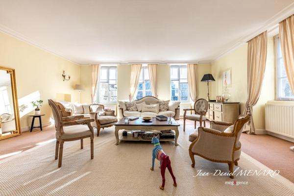 Appartement à DINAN, 22100 - 6 pièces 200m²