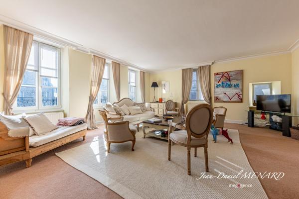 Appartement à DINAN, 22100 - 6 pièces 200m²
