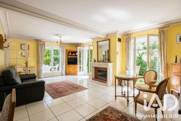 Maison à vendre 6 pièces 123 m² Fontenay-le-Fleury