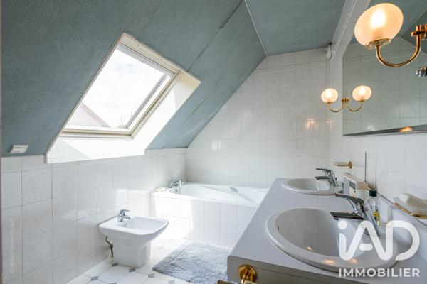 Maison à vendre 6 pièces 123 m² Fontenay-le-Fleury