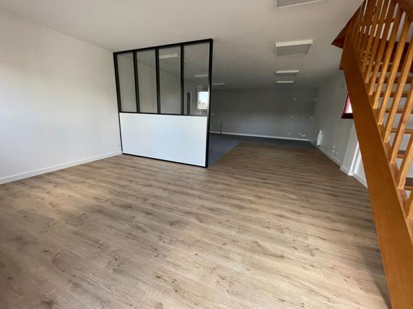 Bureaux à louer à La Chapelle-sur-Erdre avec stationnement facile