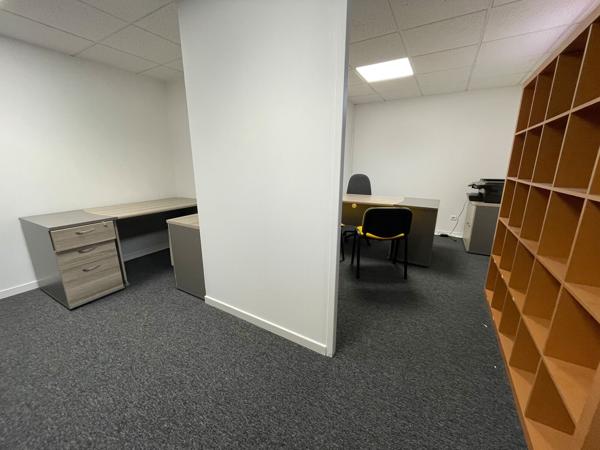 Bureaux à louer à La Chapelle-sur-Erdre avec stationnement facile