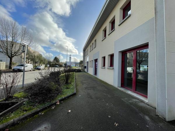 Bureaux à louer à La Chapelle-sur-Erdre avec stationnement facile
