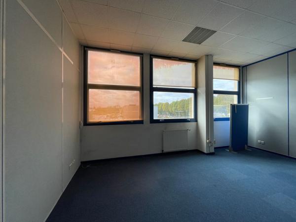 Bureaux à louer à LE PETIT QUEVILLY 76140