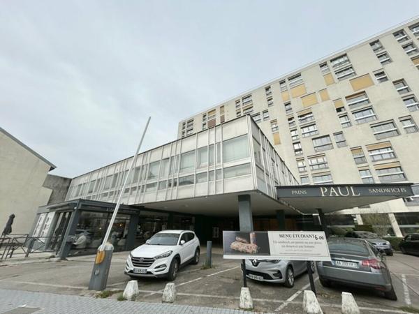 BUREAUX à VENDRE de 186 m²