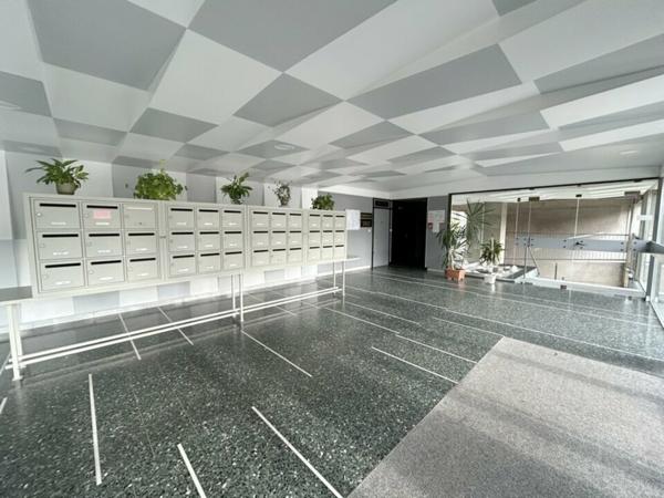 BUREAUX à VENDRE de 186 m²