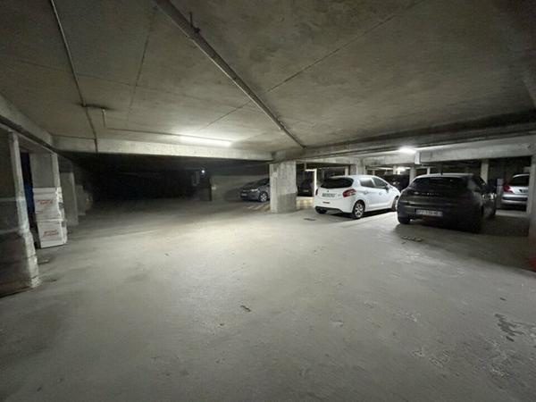 BUREAUX à VENDRE de 186 m²