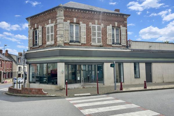 A VENDRE IMMEUBLE MIXTE 208 M2 SAINT JUST EN CHAUSSÉE