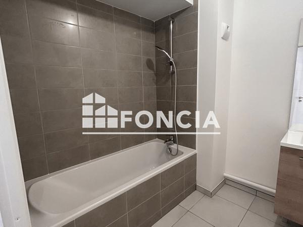 Location Appartement 3 pièces 64.36 m² - 16 COURS SULLY Quetigny 21800
