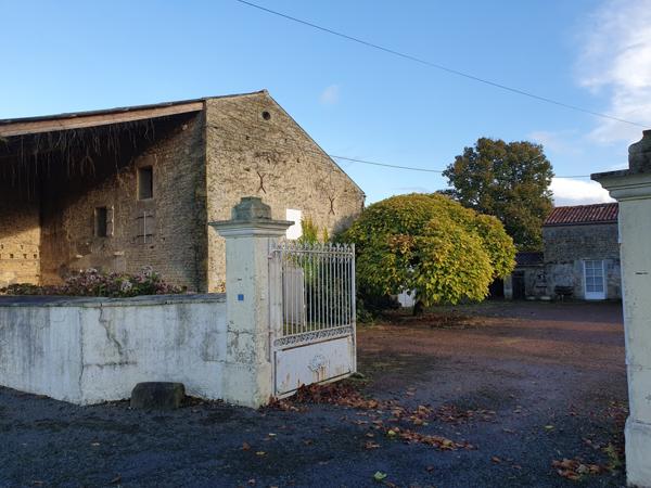 Propriete  7 pièce(s)  6 chambre(s)  180 m²
