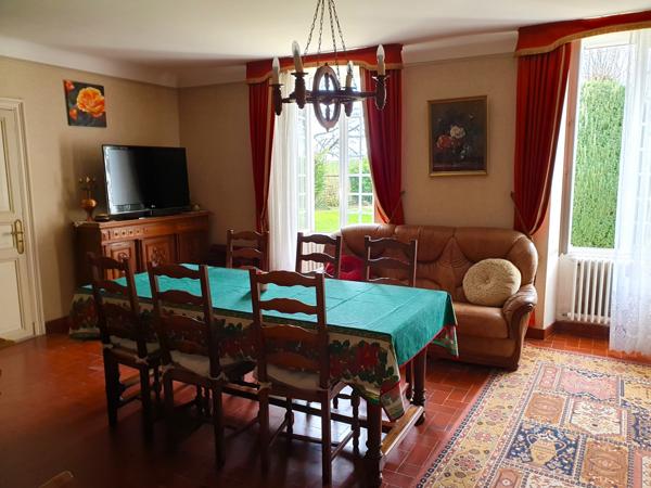 Propriete  7 pièce(s)  6 chambre(s)  180 m²