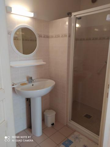 Propriete  7 pièce(s)  6 chambre(s)  180 m²