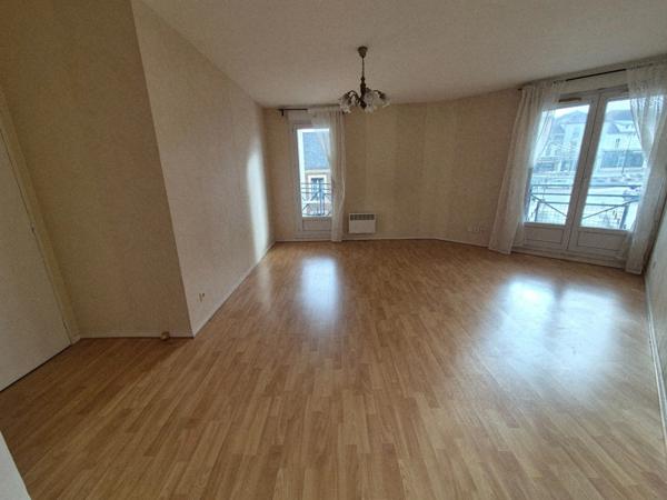 Appartement T3, cave et une place parking